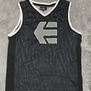 Etnies Black and White V-Neck Jersey